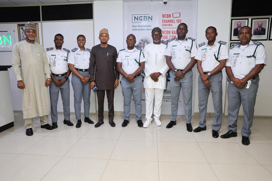 National Public Relations Officer of the Nigeria Customs Service, Assistant Comptroller of Customs Abdullahi Maiwada alongside officers from the Public Relations Unit pose for picture with renowned artificial intelligence strategist and digital consultant Celestine Achi, author of "AI-Powered PR: The Essential Guide for Communications Leaders to Master Artificial Intelligence,"