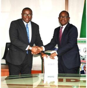 R-L: MD/CE Nigeria Deposit Insurance Corporation (NDIC), Mr. Thompson Oludare Sunday and
BRIPAN President/Chairman of Council, Mr. Chimezie Victor Ihekweazu (SAN) and members of his council during a courtesy visit to the NDIC Headquarters in Abuja.