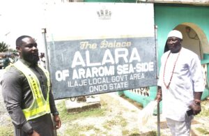 Leader of the delegation/ Managing Director, Infrastructure & Logistics, Dangote Industries Limited, Capt. Jamil Abubakar and the Alara of Araromi Seaside Kingdom, HRM Oba Adeoloye Olawole during a community engagement visit of the Dangote team to the palace of the monarch in Araromi, Ilaje Local Government Area, Ondo State…recently.