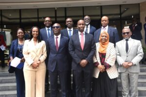L-R Fromt Row: Executive Assistant to the Chief Executive Officer, Capital Markets Authority (CMA) Rwanda Stella Karekezi, CEO CMA Rwanda Mr. Ngarambe Romeo, Director-General, Securities Exchange Commission (SEC) Nigeria, Dr. Emomotimi Agama, Edecutive Commissioner Corporate Services Hajia Samiya Usman and Executive Commisisoner Operations Mr. Bola Ajomale during the signing of a Memorandum of Understanding (MoU) to deepen collaboration between the two capital market regulators in Abuja, Monday.
L-R: Chief Executive Officer, Capital Markets Authority (CMA) Rwanda, Mr. Ngarambe Romeo, and Director-General, Securities and Exchange Commission (SEC) Nigeria, Dr. Emomotimi Agama during the signing of a Memorandum of Understanding (MoU) to deepen collaboration between the two capital market regulators in Abuja, Monday.